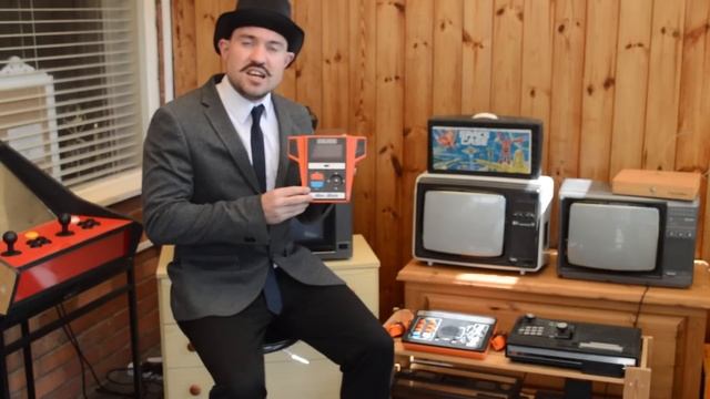 What is Coleco Alien Attack? Vintage Handheld Review - The Golden Age Gaming Room смотреть онлайн