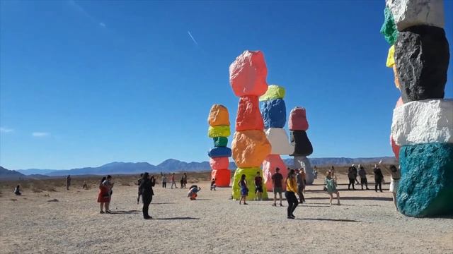 Seven Magic Mountains by Ugo Rondinone смотреть онлайн