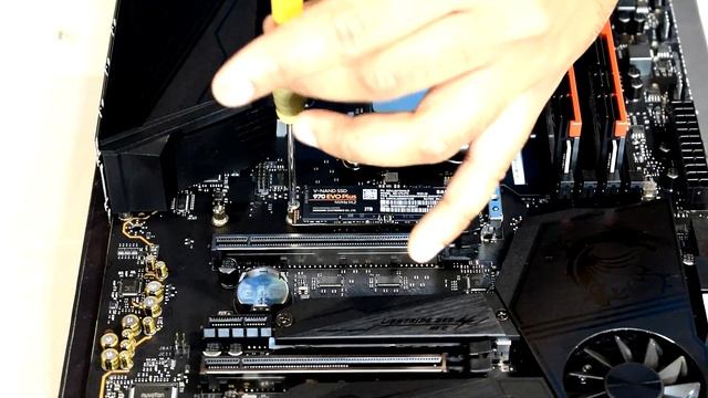 Buying A PreBuilt PC Is Better and Cheaper Than Building Yourself in 2021 смотреть онлайн