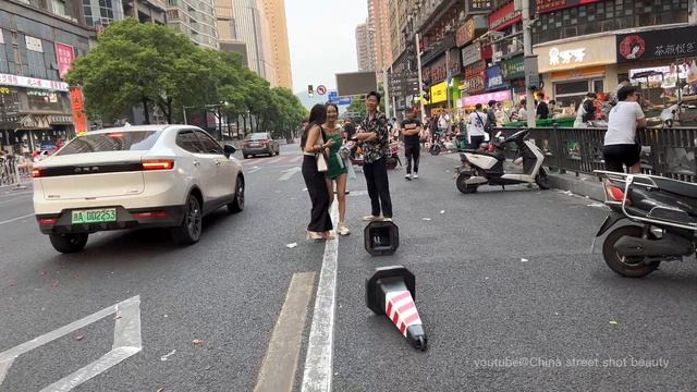 人家从酒吧喝到开房，我从大厅吐到走廊。Bar street, Nightlife,China girl, 4k China walk,Changsha city guangzhou смотреть онлайн