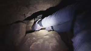 Пещера узкий лаз