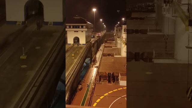 Entry to Panama Lock, Pedro Mugel смотреть онлайн
