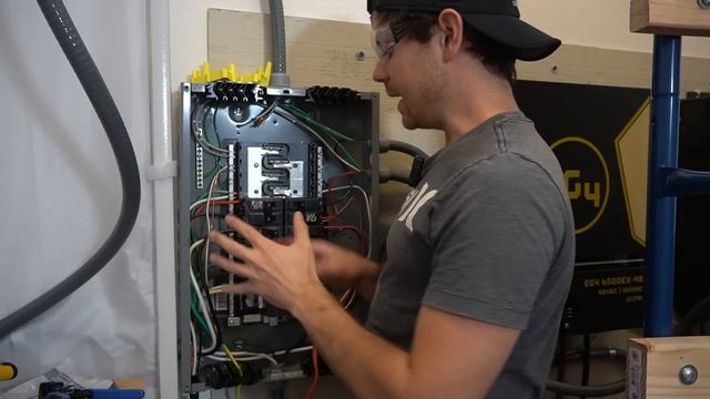 DIY Victron 120/240V Split Phase System for Beginners! No Programming Required смотреть онлайн