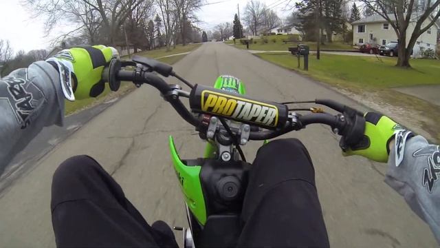 honda crf 110f And crf 50 stunting riding the streets смотреть онлайн