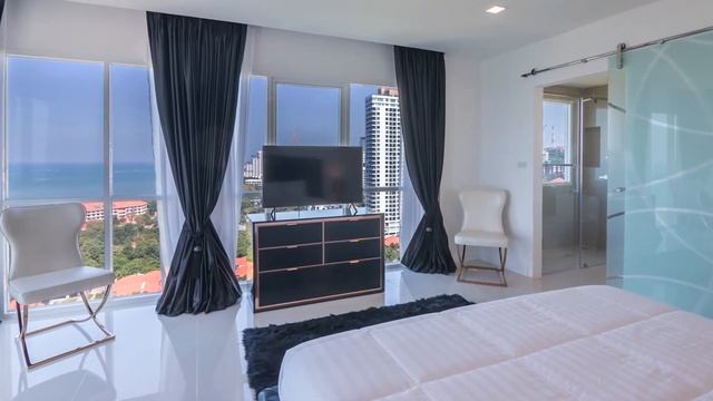 5 Bedroom Penthouse with private pool in Pratamnak, Pattaya смотреть онлайн