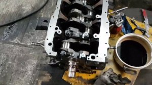 Town Ace 3CT дизель капиталка, Часть 5, собираем гильзованный блок, поршня