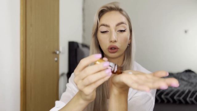 Обзор средств для автозагара от Clarins - капли Self Tan Radiance-Plus Golden Glow Booster. смотреть онлайн