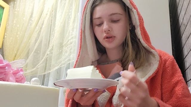 Как празднуют День Рождения в Мариуполе|| Заболела в свой же День Рождения|| Сбежали с уроков смотреть онлайн