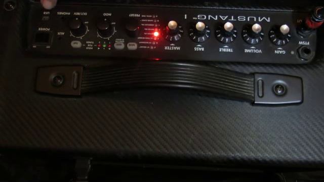 FENDER MUSTANG I - português! - algumas dicas смотреть онлайн