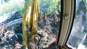 Экскаватор ЮМЗ 6 копаем канализацию