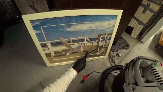 Нашли холодное оружие, футболки с подписями в брошенном контейнере. смотреть онлайн