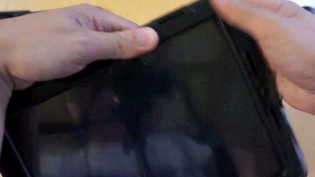 Griffin Survivor Case for the iPad 2 смотреть онлайн