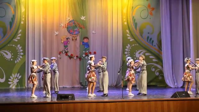 3.02.2015 Образцовый ансамбль танца «Раўніца» - Вальс «Чечётка» смотреть онлайн