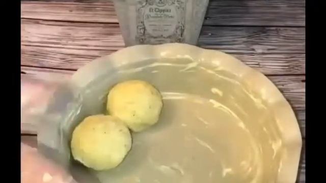 КУРИНЫЕ КОТЛЕТКИ В КАРТОФЕЛЬНОМ ПЮРЕ смотреть онлайн