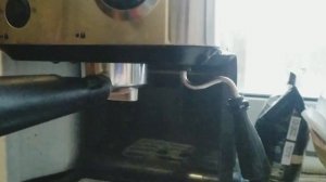 Кофеварка mysteri протекает рожок