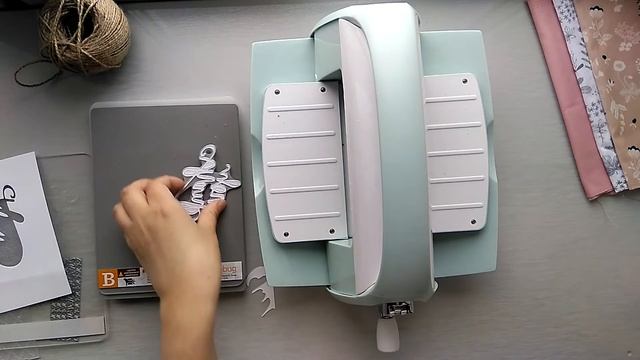 Обзор машинки для вырубки Cricut Cuttlebug смотреть онлайн