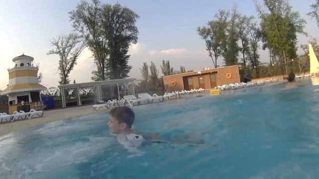 аквапарк Аквасфера)плаваем в джакузи) смотреть онлайн