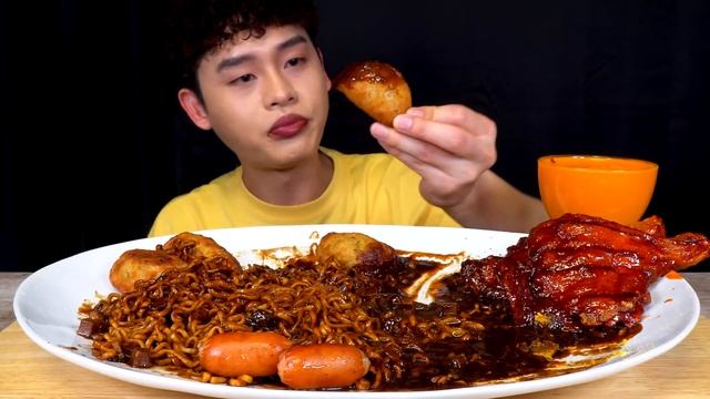 ASMR 토핑가득 짜장라면 스팸 닭다리구이 군만두 치즈볼 소세지 먹방~! Black Bean Noodles With Spam Sausage Chicken Legs MuKBang~