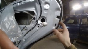 Как снять заднюю ручку двери на Geely Emgrand x7 2011-2016