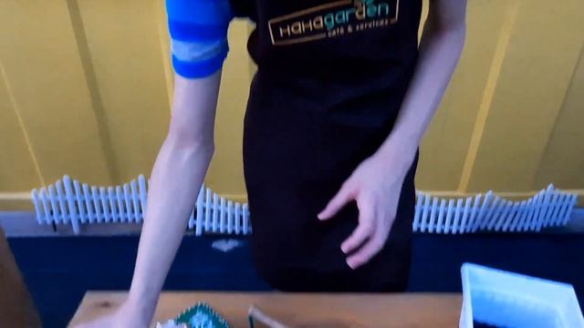 EP 1 Christmas Surprise Hamper смотреть онлайн