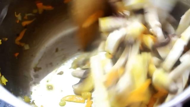 Гречневый суп | Рецепт супа с фрикадельками, шампиньонами и гречкой смотреть онлайн