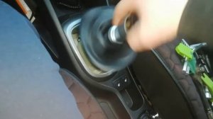 Как снять ручку кпп на Киа Рио 3