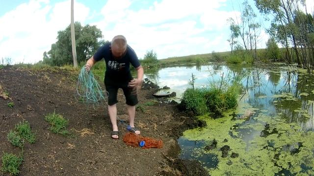 Кастинговая Сеть! Рыбалка на пруду и на речке! смотреть онлайн