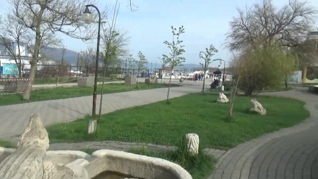 Влог На детской площадке Гуляем в паркеТопаем по лужам смотреть онлайн