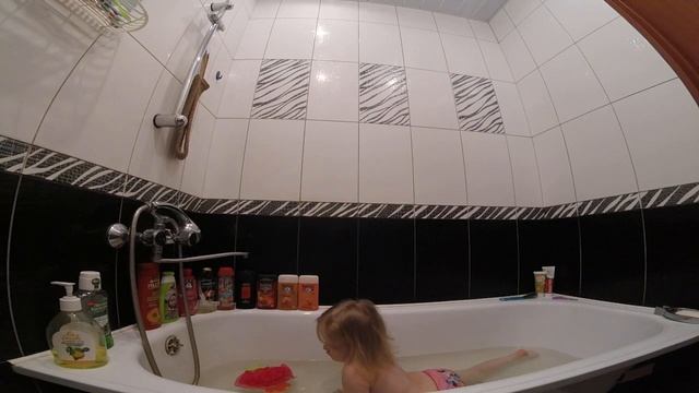 Скрытая камера в ванне ) смотреть онлайн