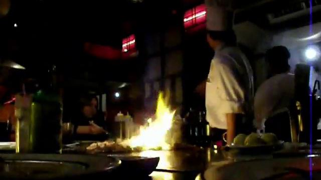 Что едят американцы | Японский стейкхаус в Орландо | Kobe Japanese Steakhouse смотреть онлайн