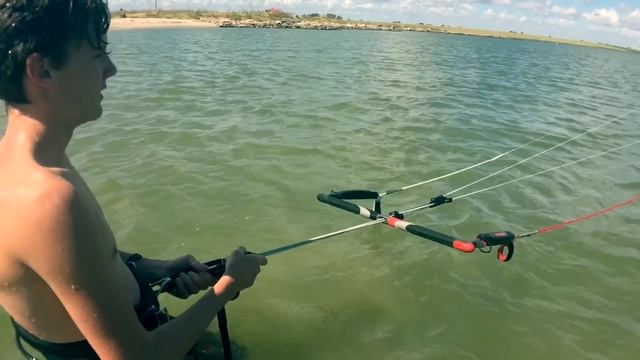 Light Wind Kite Relaunch on Hydrofoil смотреть онлайн