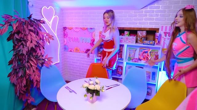 Мы Попали В Школу Monster High! Как Стать Популярной в Школе