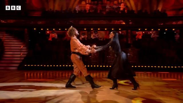 Zara McDermott & Graziano Di Prima Paso Doble To The Puss Suite By Henry Jackman ✨ BBC Strictly 202