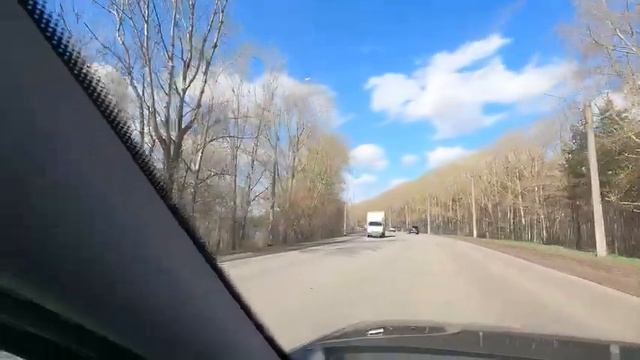 ЕДУ НА БАЗУ ЗА ПРОДУКТАМИ