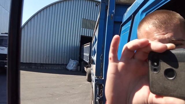 Загоняем прицеп в ангар. смотреть онлайн