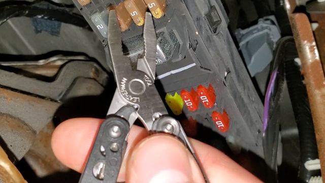 2006 Ford Explorer Radio Fuses смотреть онлайн