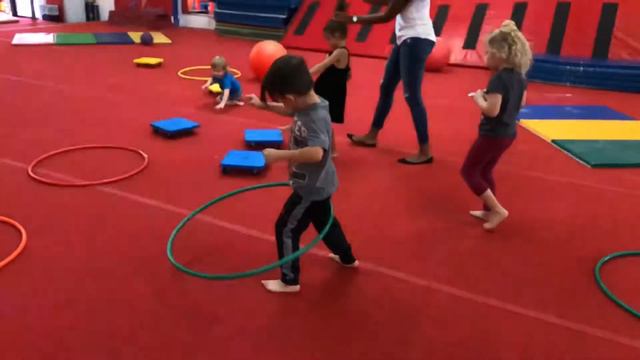 Parker at Hanna’s 5th Birthday - Hula Hoop смотреть онлайн