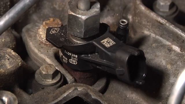 Демонтаж дизельных форсунок RENAULT 2,0 dCi 09 03 2017 смотреть онлайн