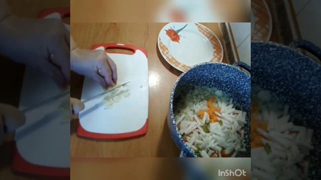 Суп с вкусной зажарочкой и фасолью. смотреть онлайн