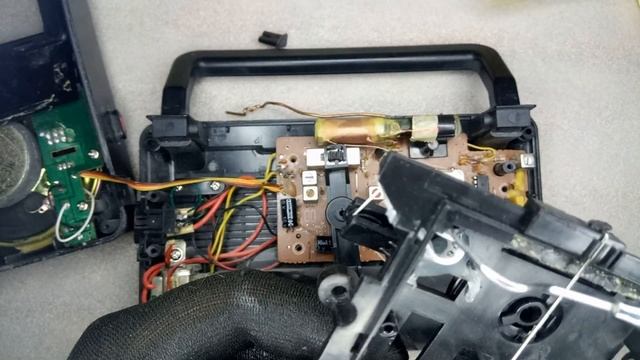 Простой ремонт старого радиоприёмника | Приёмник не ищет радио каналы смотреть онлайн