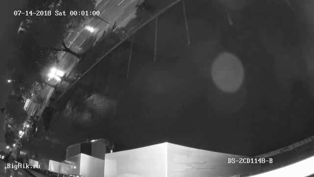Камера Hikvision 4Мп ночь, высота 4 метра DS-2CD1141-I смотреть онлайн