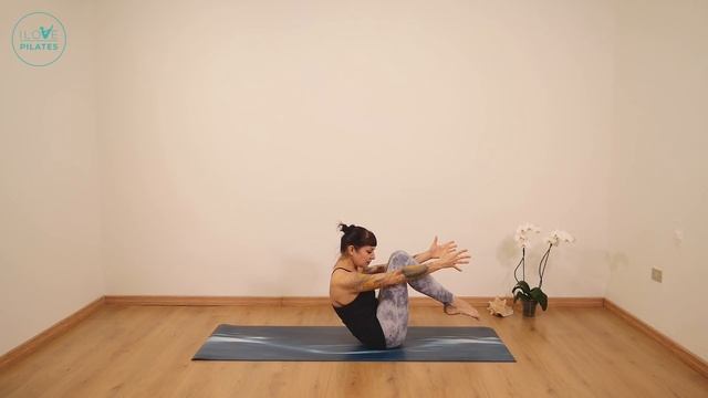 Pilates - Total body workout - Gambe - Glutei - Squat - Addominali | Allenamento completo 35 minuti смотреть онлайн