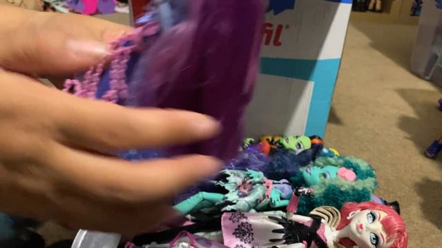 Monster High Doll Haul: Buying Someone’s Entire Collection смотреть онлайн