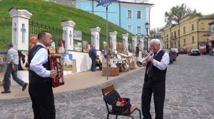 Скрипач а идиш Моня.