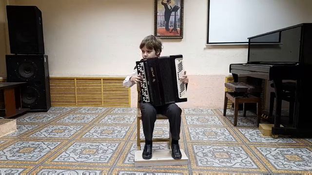 "Ах вы сени, мои сени" на баяне исполняет Сергей, 9 лет смотреть онлайн