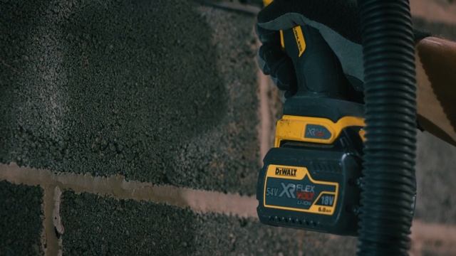 DEWALT® Italia | SCANALATRICE 54V XR FLEXVOLT DCG200 смотреть онлайн