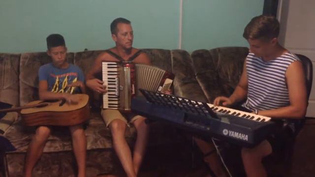 Семья играет Лезгинку на пианино и аккордеоне смотреть онлайн