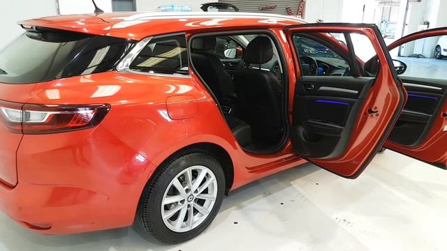 171CE685 - 2017 Renault Megane Sport Tourer Dynamique 15,995 смотреть онлайн
