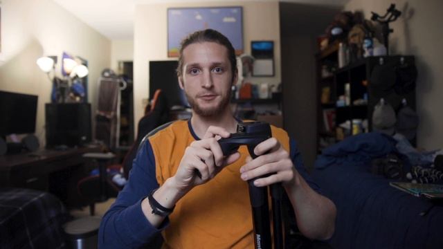 Manfrotto Compact Action Tripod Review | Awesome Tripod for Beginners смотреть онлайн