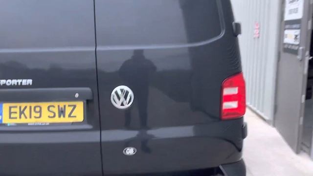 VW Transporter T6 2.0 TDi Black Edition DSG Auto 150 Diesel EU6 ULEZ @dubcentralvansandcampers1878 смотреть онлайн
